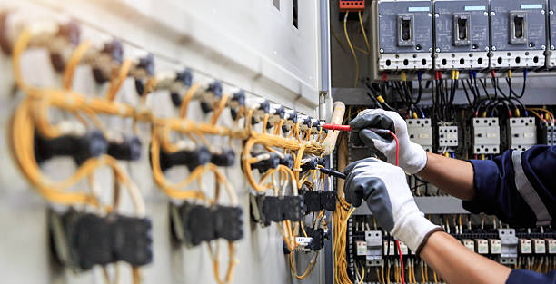 Professional Electrician technician working in Fort Payne, AL